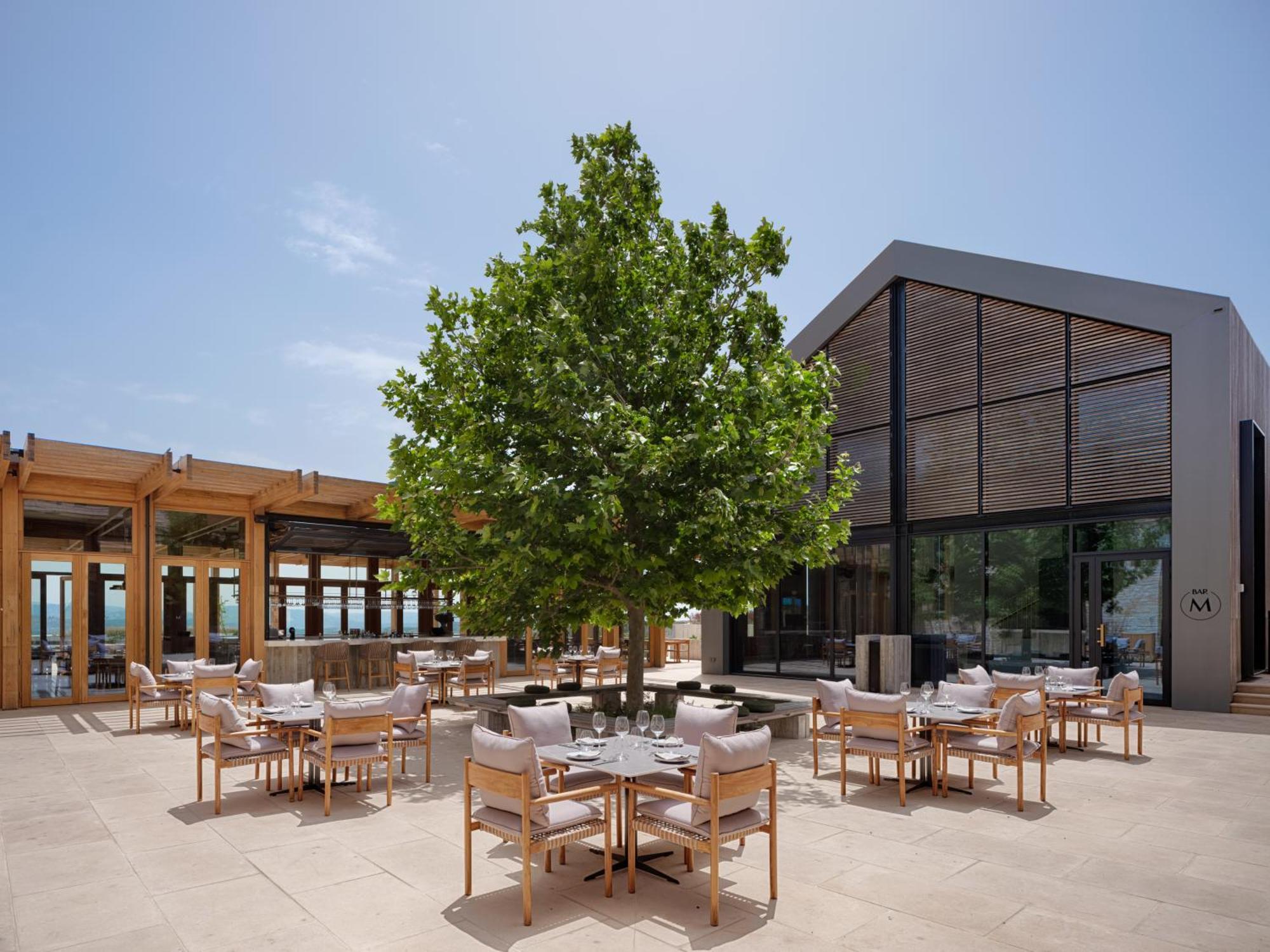 Minthis Resort Tsadha Exterior photo The restaurant